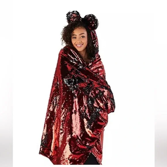 Minnie Mouse Reversible Sequin Hooded Blanket - Picture 1 of 11